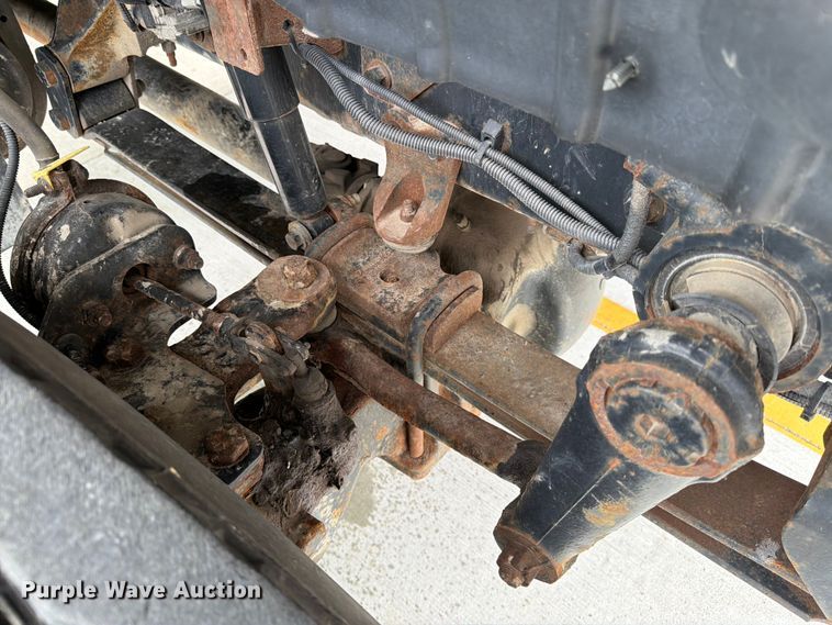 image for item DV8548 2011 International SX537 bucket truck