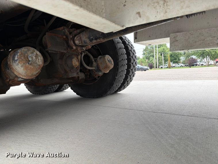 image for item DV8548 2011 International SX537 bucket truck