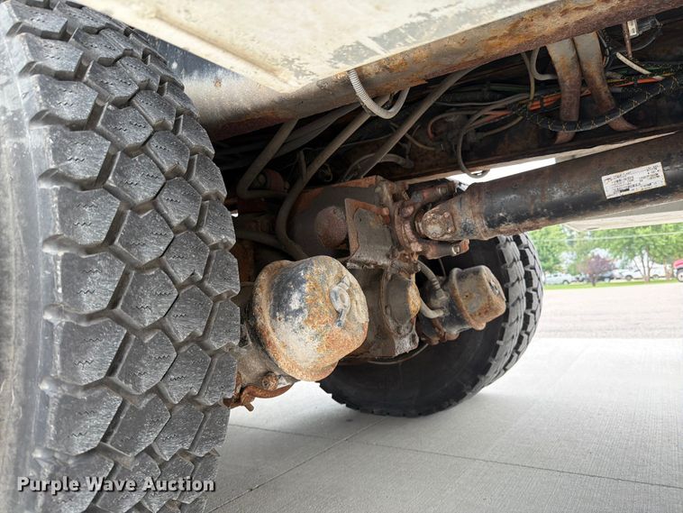image for item DV8548 2011 International SX537 bucket truck