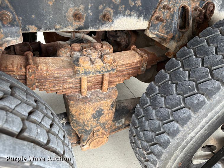 image for item DV8548 2011 International SX537 bucket truck