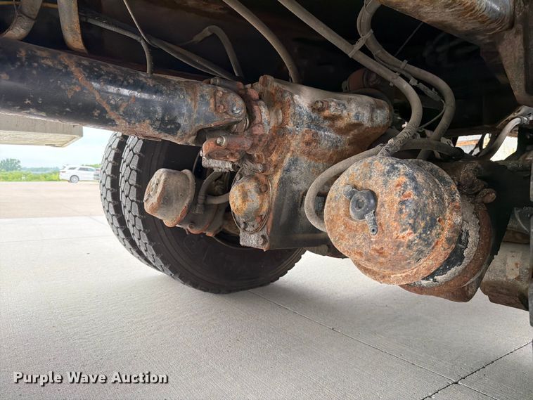 image for item DV8548 2011 International SX537 bucket truck