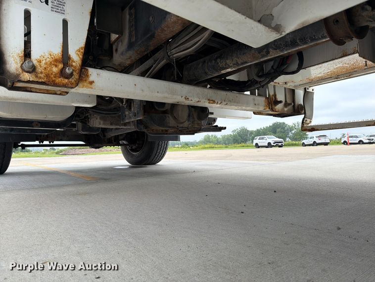 image for item DV8548 2011 International SX537 bucket truck