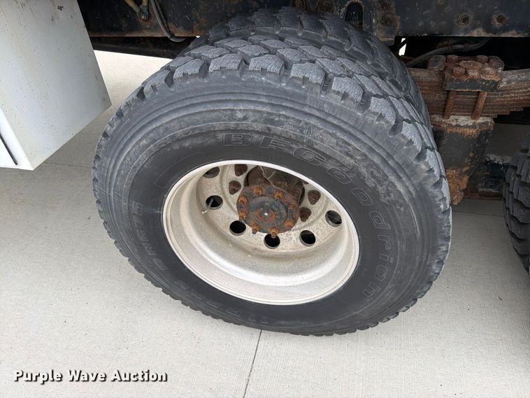 image for item DV8548 2011 International SX537 bucket truck