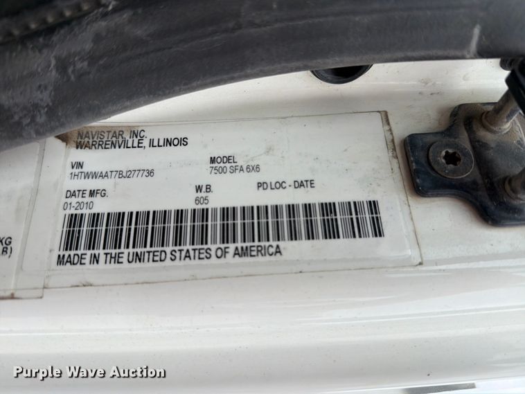 image for item DV8548 2011 International SX537 bucket truck