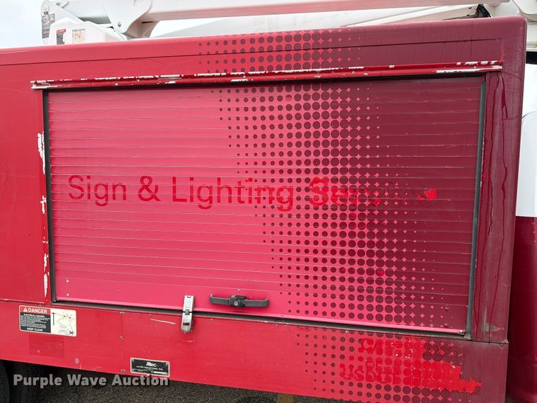 image for item DV8549 2014 RAM 5500HD bucket truck