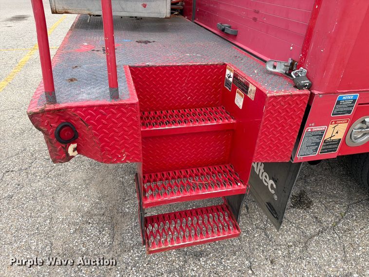 image for item DV8549 2014 RAM 5500HD bucket truck