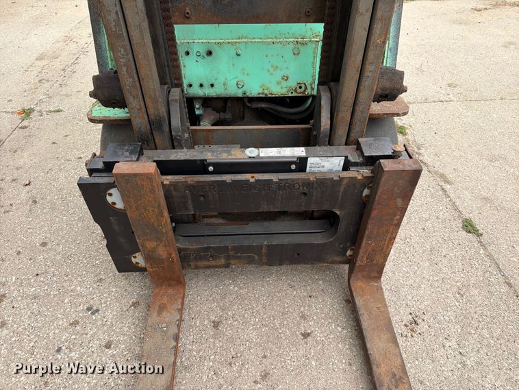 image for item DV8550 Mitsubishi FGC25K forklift