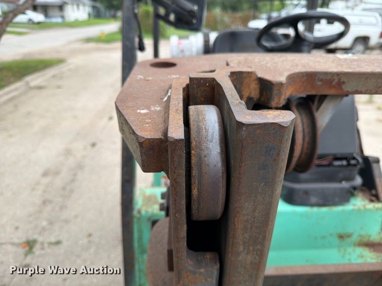 image for item DV8550 Mitsubishi FGC25K forklift