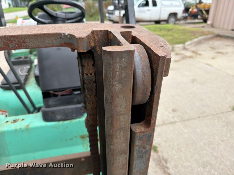 image for item DV8550 Mitsubishi FGC25K forklift