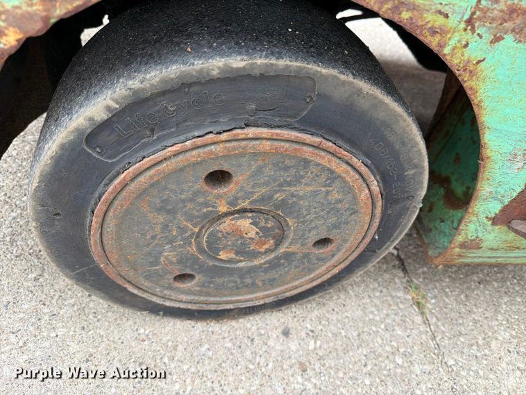 image for item DV8550 Mitsubishi FGC25K forklift