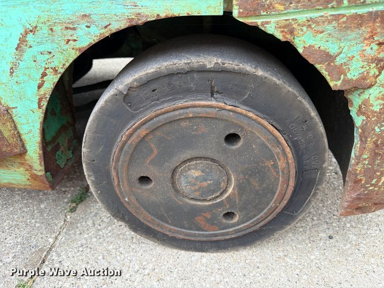 image for item DV8550 Mitsubishi FGC25K forklift