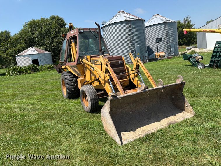 image for item DV8560 1986 Case 580 Super E backhoe