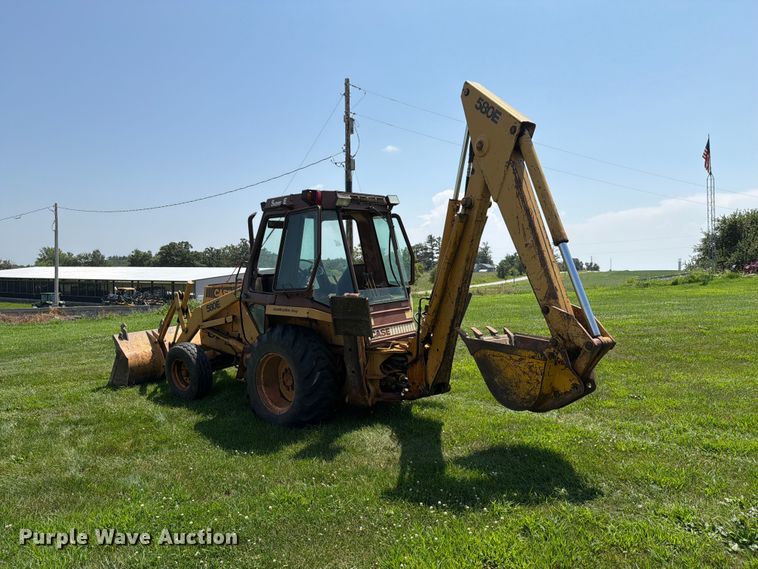 image for item DV8560 1986 Case 580 Super E backhoe