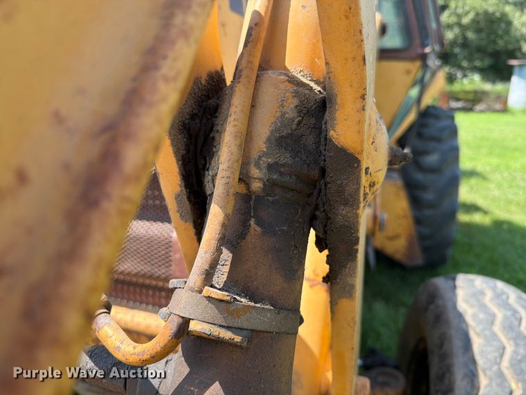 image for item DV8560 1986 Case 580 Super E backhoe