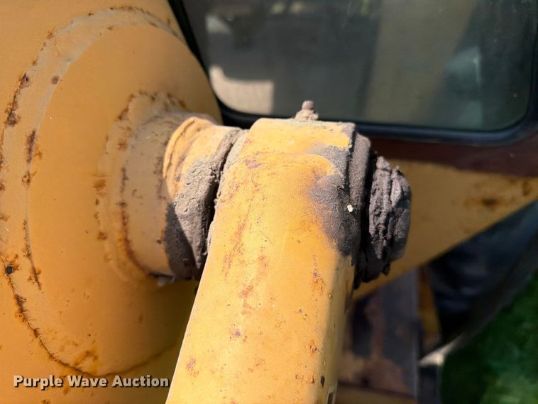 image for item DV8560 1986 Case 580 Super E backhoe
