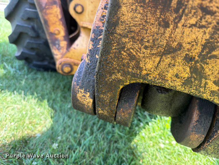 image for item DV8560 1986 Case 580 Super E backhoe