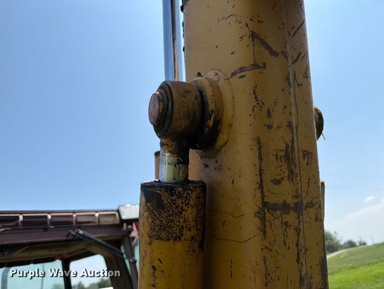 image for item DV8560 1986 Case 580 Super E backhoe