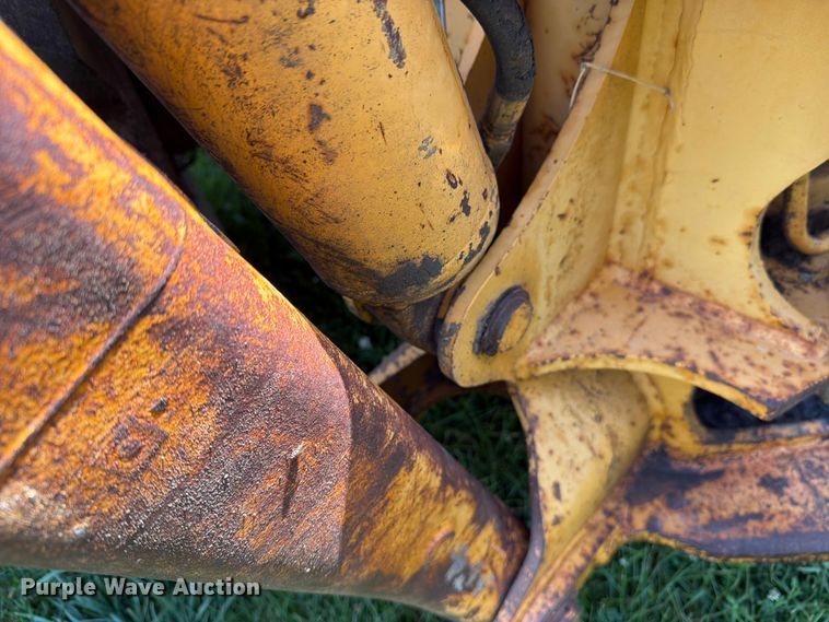 image for item DV8560 1986 Case 580 Super E backhoe