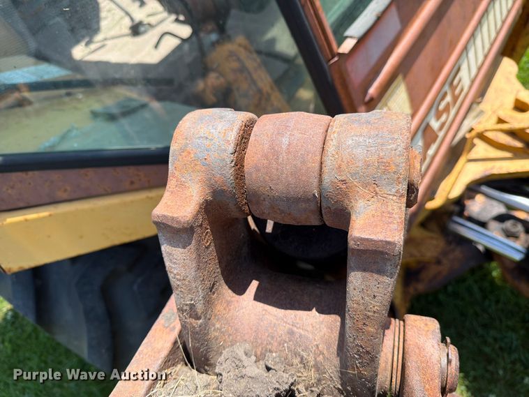 image for item DV8560 1986 Case 580 Super E backhoe