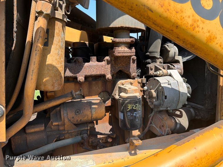 image for item DV8560 1986 Case 580 Super E backhoe