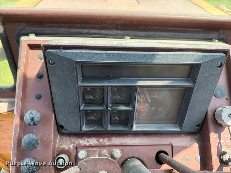 image for item DV8560 1986 Case 580 Super E backhoe