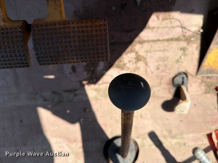 image for item DV8560 1986 Case 580 Super E backhoe
