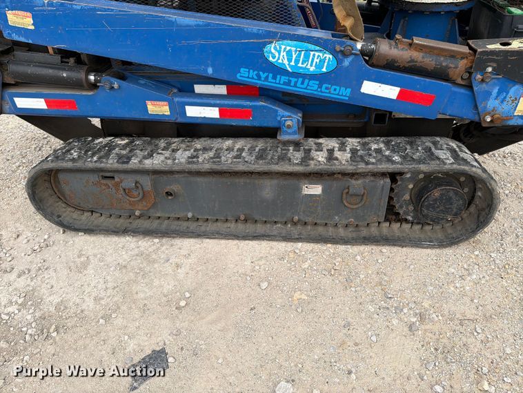 image for item DV8565 2013 Versalift MA53TD tracked boom lift