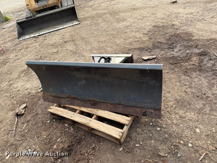 image for item DV8568 Paladin X compact utility loader dozer blade