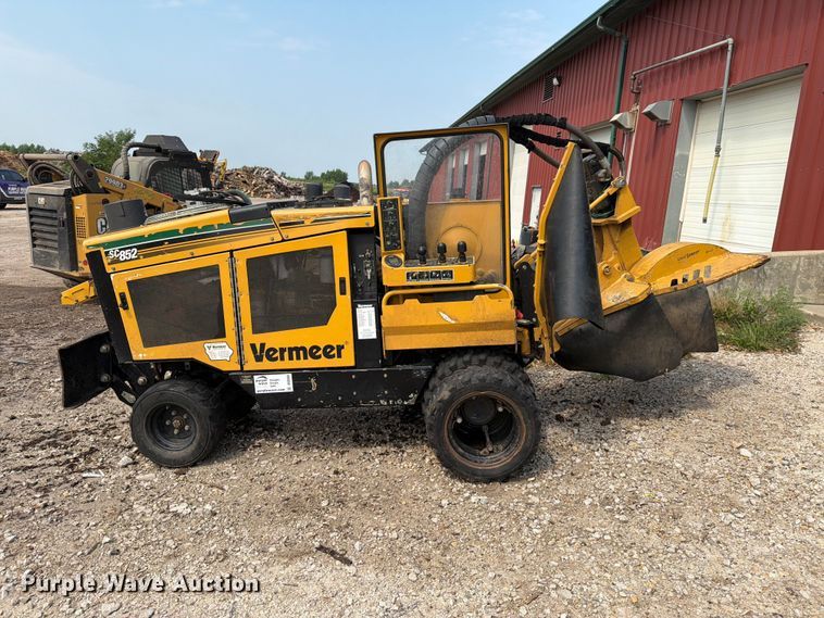 image for item DV8569 2017 Vermeer SC852 stump grinder