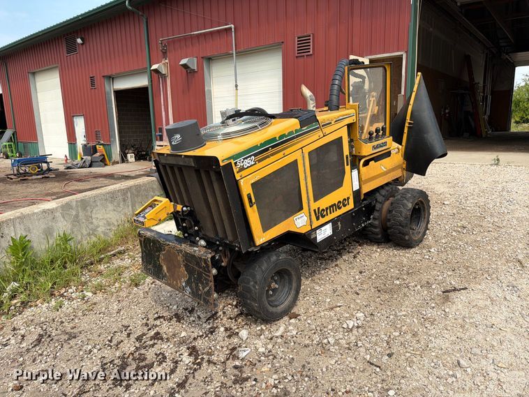 image for item DV8569 2017 Vermeer SC852 stump grinder