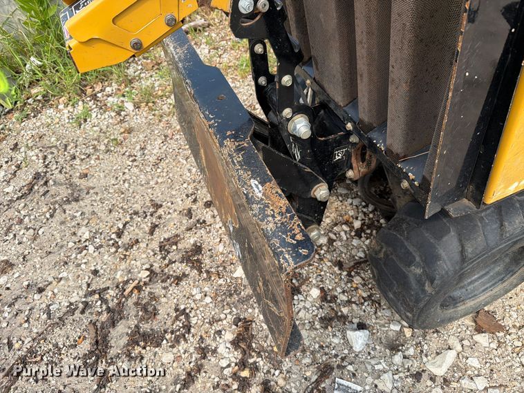 image for item DV8569 2017 Vermeer SC852 stump grinder