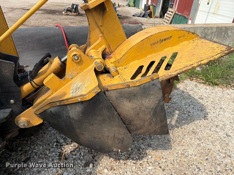 image for item DV8569 2017 Vermeer SC852 stump grinder