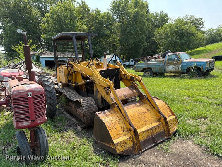 image for item DV8571 Case 450 crawler tractor