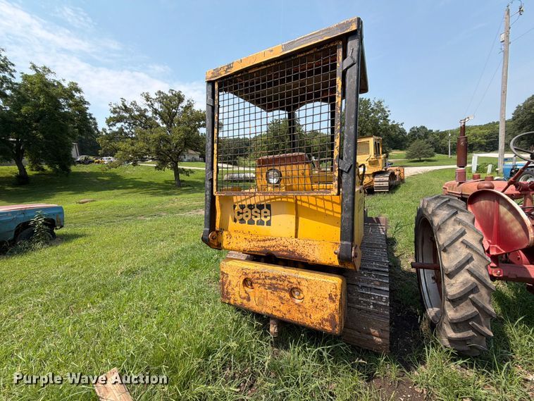 image for item DV8571 Case 450 crawler tractor