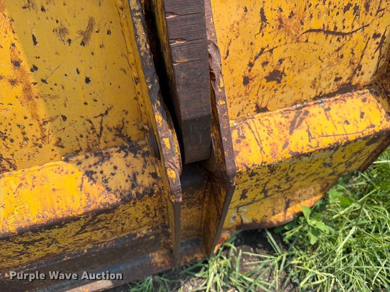 image for item DV8571 Case 450 crawler tractor
