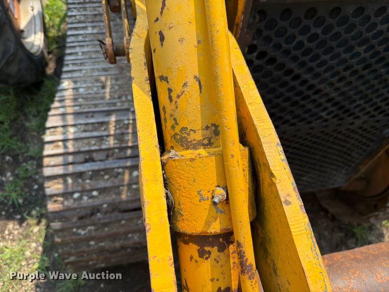 image for item DV8571 Case 450 crawler tractor