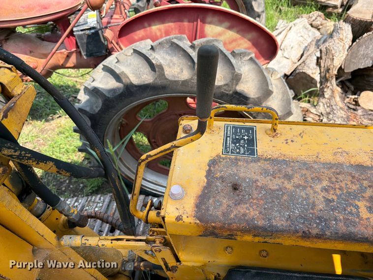 image for item DV8571 Case 450 crawler tractor