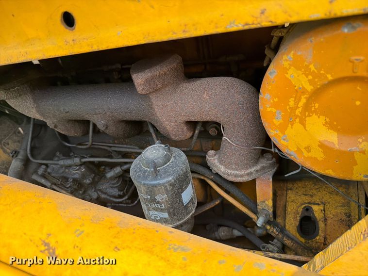 image for item DV8571 Case 450 crawler tractor