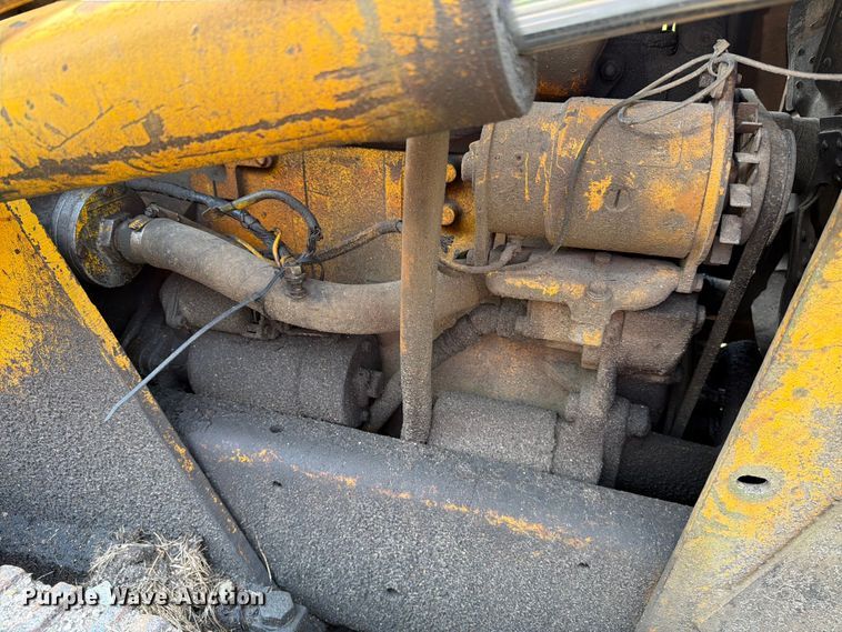 image for item DV8571 Case 450 crawler tractor