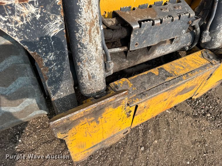 image for item DY3126 2015 John Deere 331G tracked skid steer loader