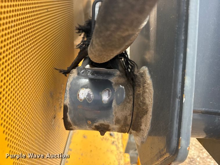 image for item DY3126 2015 John Deere 331G tracked skid steer loader