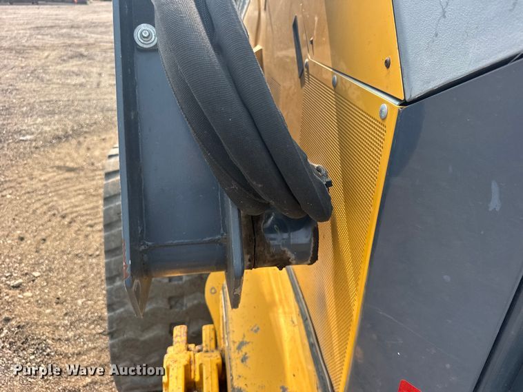 image for item DY3126 2015 John Deere 331G tracked skid steer loader