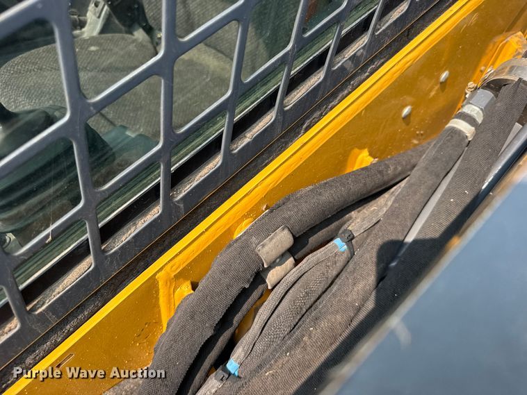 image for item DY3126 2015 John Deere 331G tracked skid steer loader
