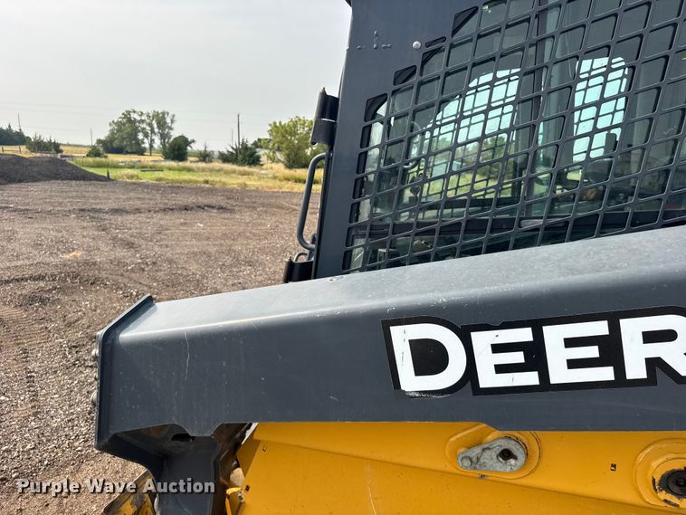 image for item DY3126 2015 John Deere 331G tracked skid steer loader