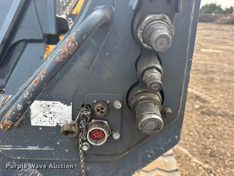 image for item DY3126 2015 John Deere 331G tracked skid steer loader