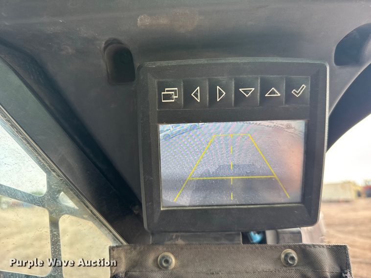 image for item DY3126 2015 John Deere 331G tracked skid steer loader