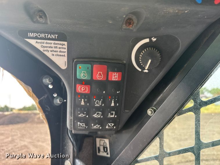 image for item DY3126 2015 John Deere 331G tracked skid steer loader