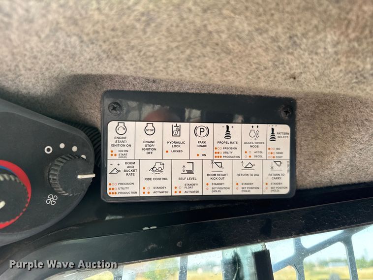 image for item DY3126 2015 John Deere 331G tracked skid steer loader
