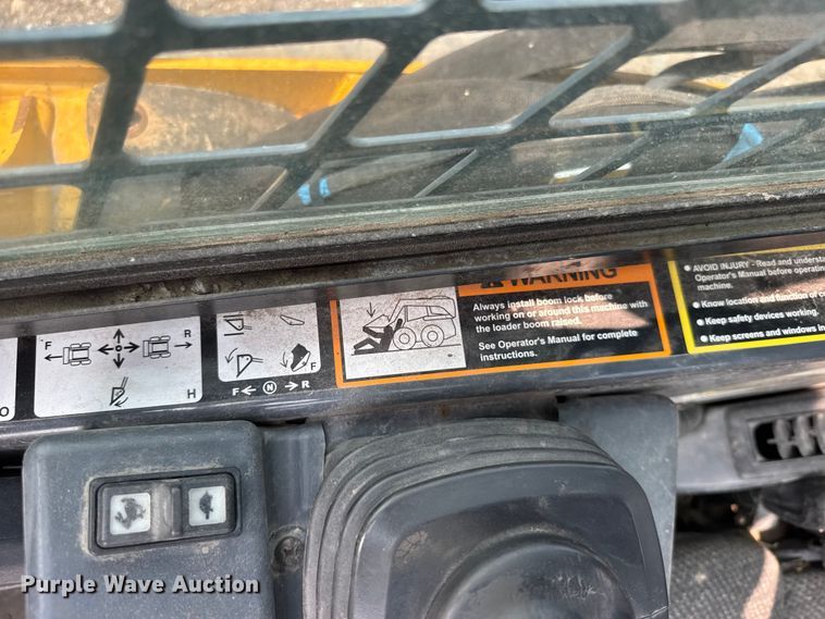 image for item DY3126 2015 John Deere 331G tracked skid steer loader