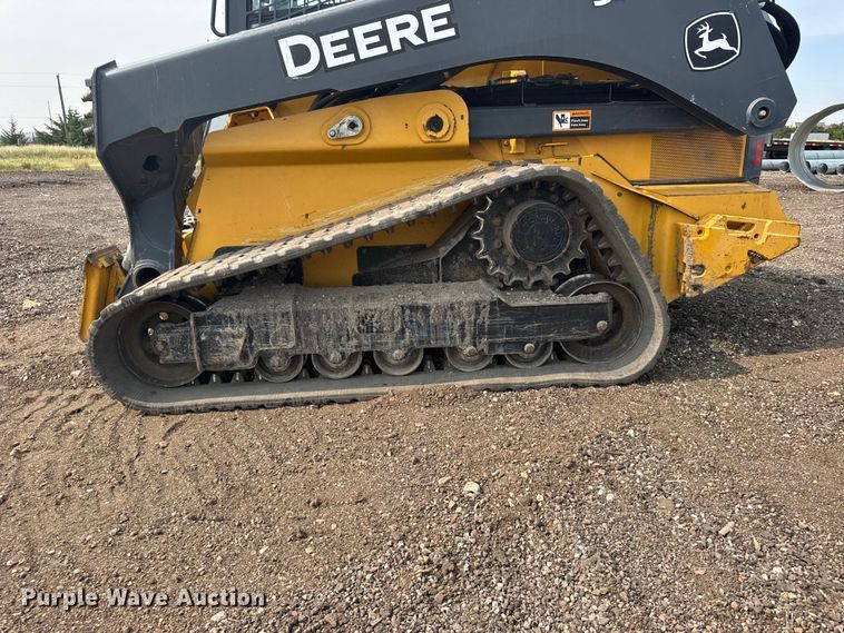 image for item DY3126 2015 John Deere 331G tracked skid steer loader